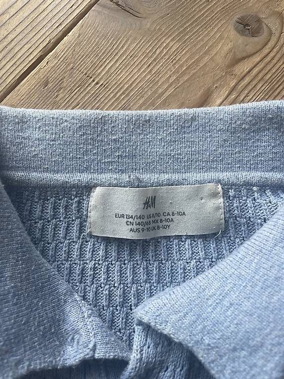 H&M Chemises, T-shirts & Polos: strick polo grösse 134/140 – D'occasion à oberdiessbach par phslif 2
