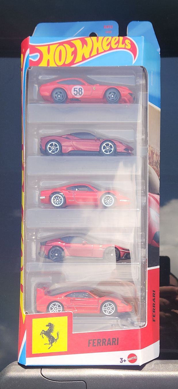 Hot Wheels Modellini d'auto: HOT WHEELS 5-PACK FERRARI 2026 – Nuovo e nell'imballaggio originale da BULLE venduto da 2FINGERSCH