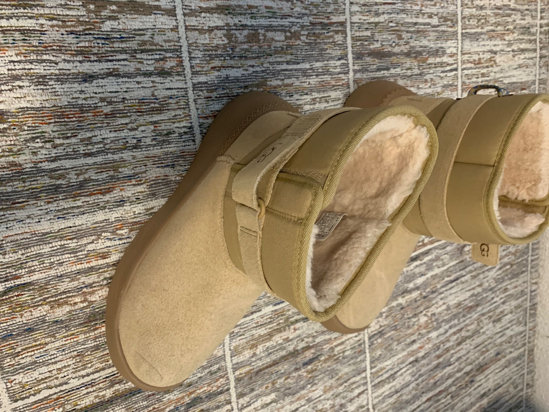 Ugg Scarpe da uomo: Ugg 43 – Usato da Flawil venduto da boooom