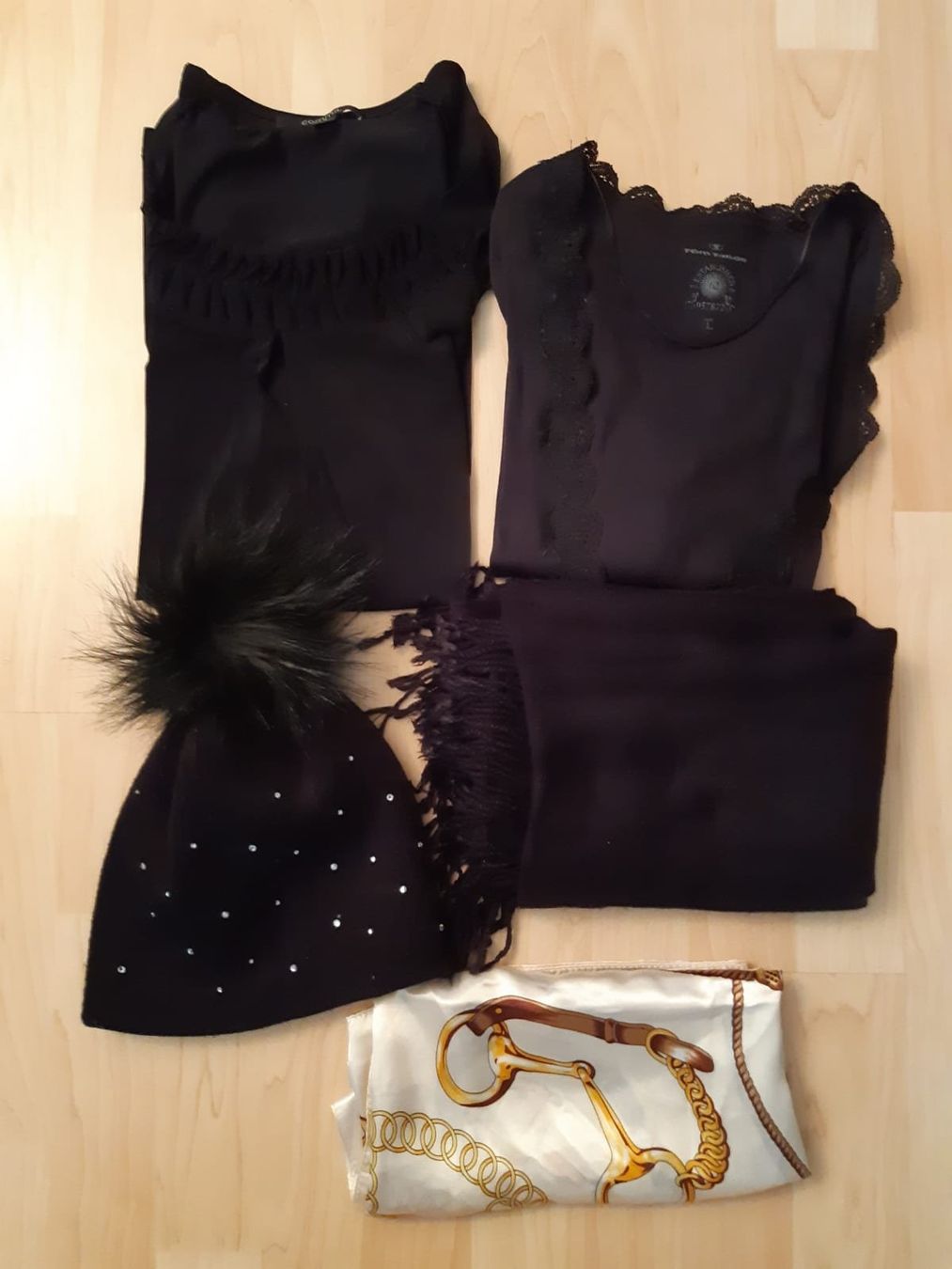 Lotti di vestiti: MARKENKLEIDERPAKET GR. 42-44 L 5stk. – Usato da Sachseln venduto da jocaso