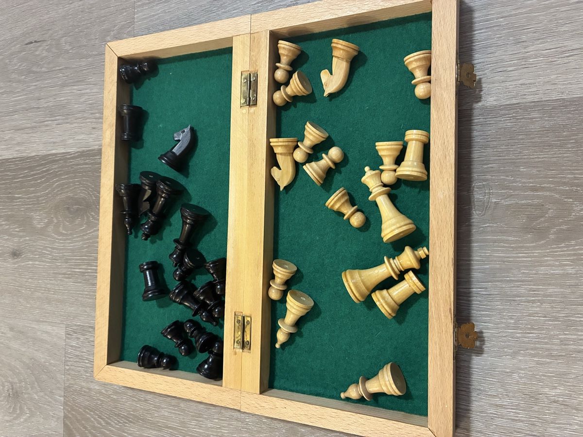 Giochi: Schach aus Holz – Usato da Zürich venduto da Brf 2