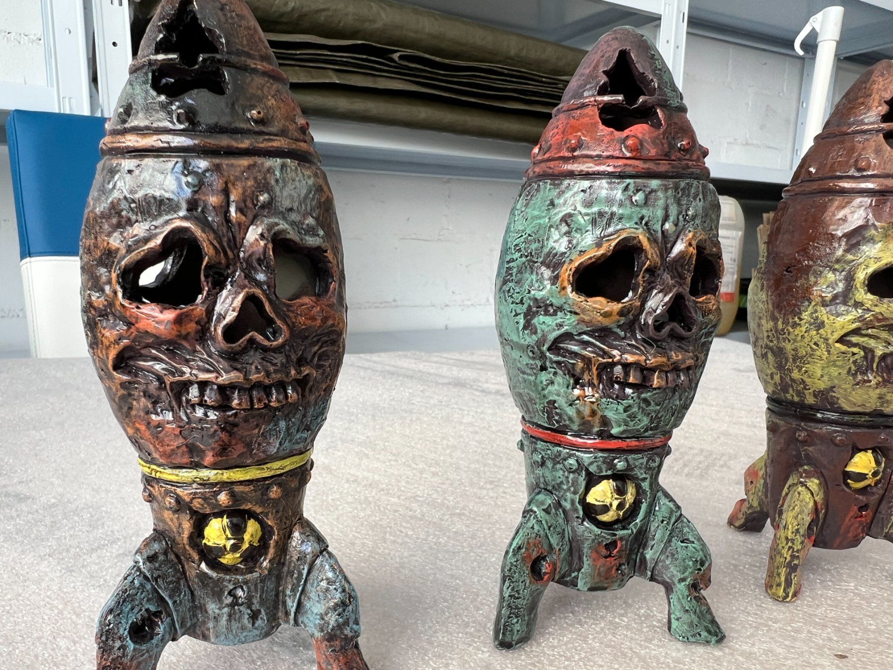 Statuette: Totenkopf-Raketen – Usato da Mellingen venduto da Oelquelle 3