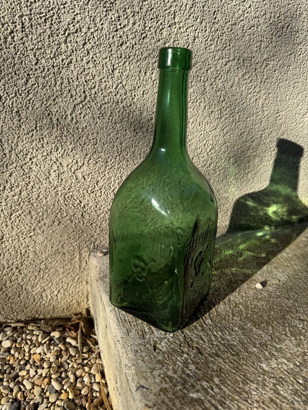 Bottiglie: Bouteille ancienne Attention Poison 3 langues – Usato da Lausanne venduto da winter27 2