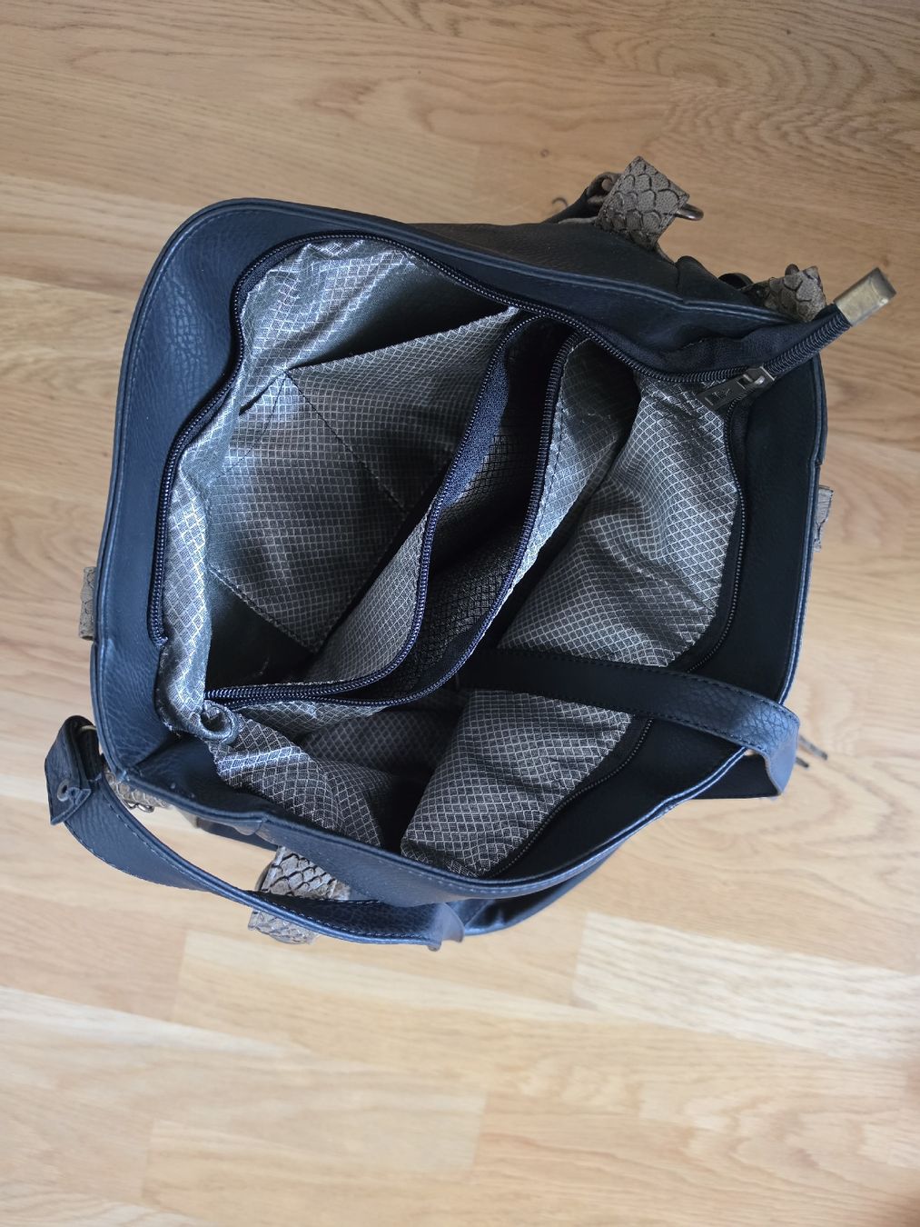 Liebeskind Sacs femmes: Tasche Liebeskind – Neuf (Voir description) à Rorschach par MINA_TZ 2