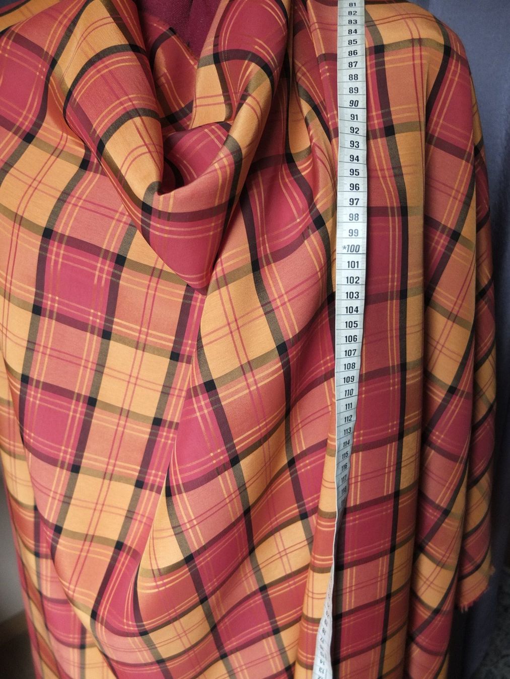 Tessuti: Leichter Stoff (93) Viskose/Polyester Orange Karo B155 L140 – Nuovo (secondo la descrizione) da St. Margrethen SG venduto da Profitboerse 1