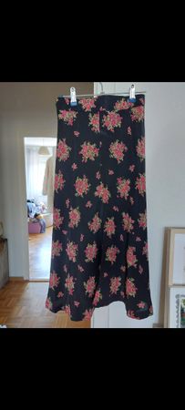 Jupe vintage noire à fleurs 