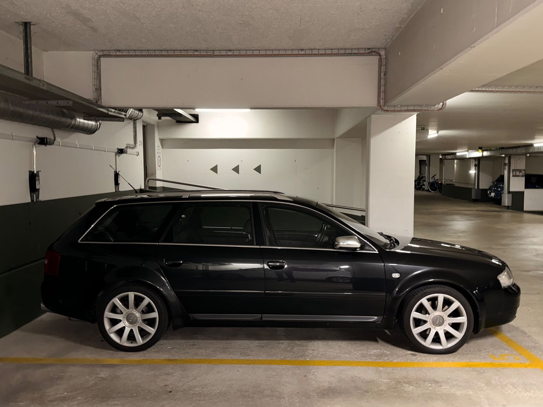 Audi Automobili: Audi S6 C5 Avant 2003 – Usato da Lausanne venduto da r_1_9lcx 4