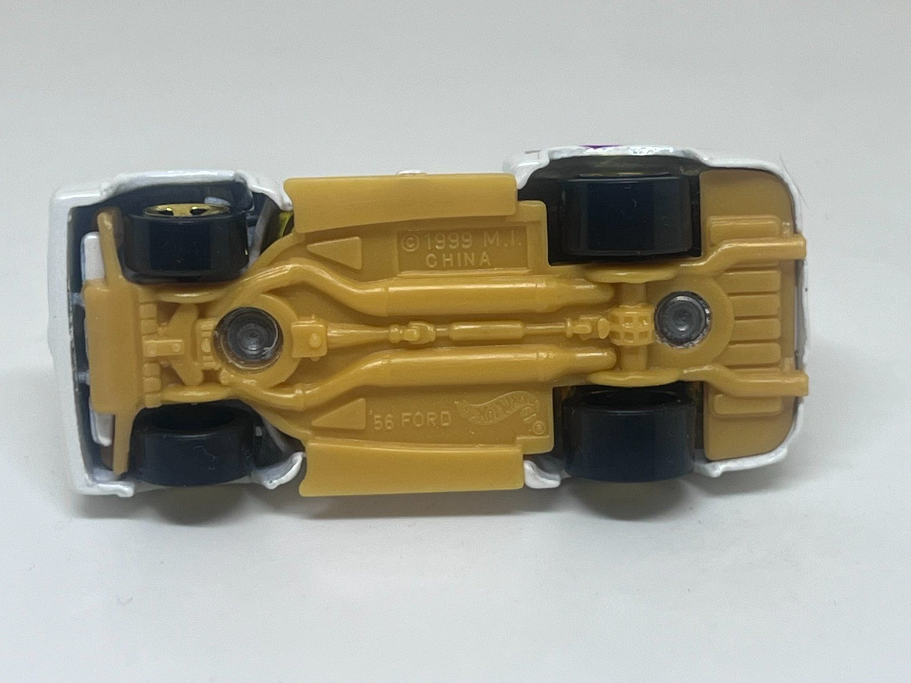 Hot Wheels Modellini d'auto: Hot Wheels '56 Ford – Nuovo (secondo la descrizione) da Wildegg venduto da LaaBoutique 3