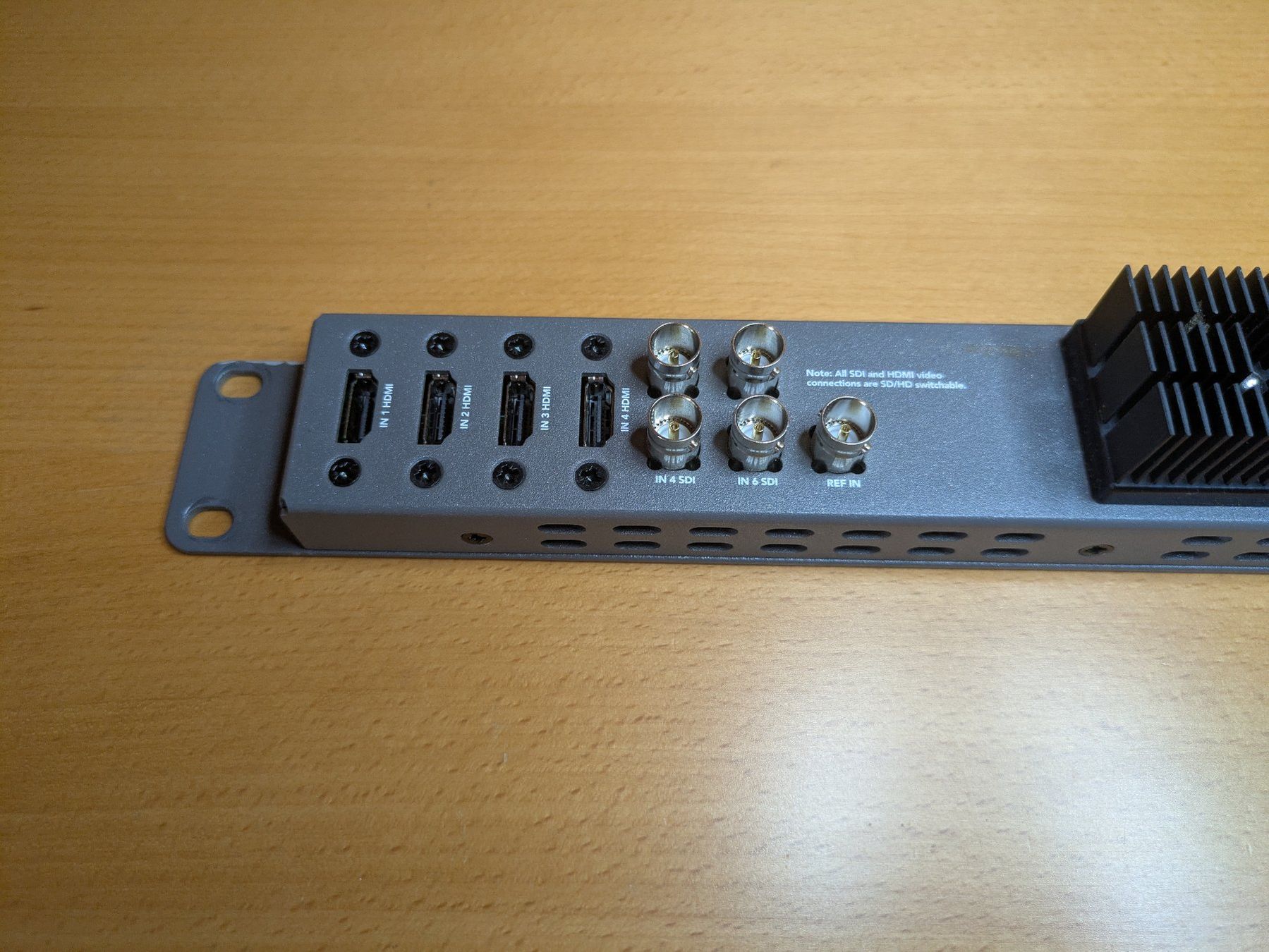 Blackmagic Console di mixaggio: Blackmagic Design ATEM Television Studio – Usato da Neerach venduto da ciegolink 2
