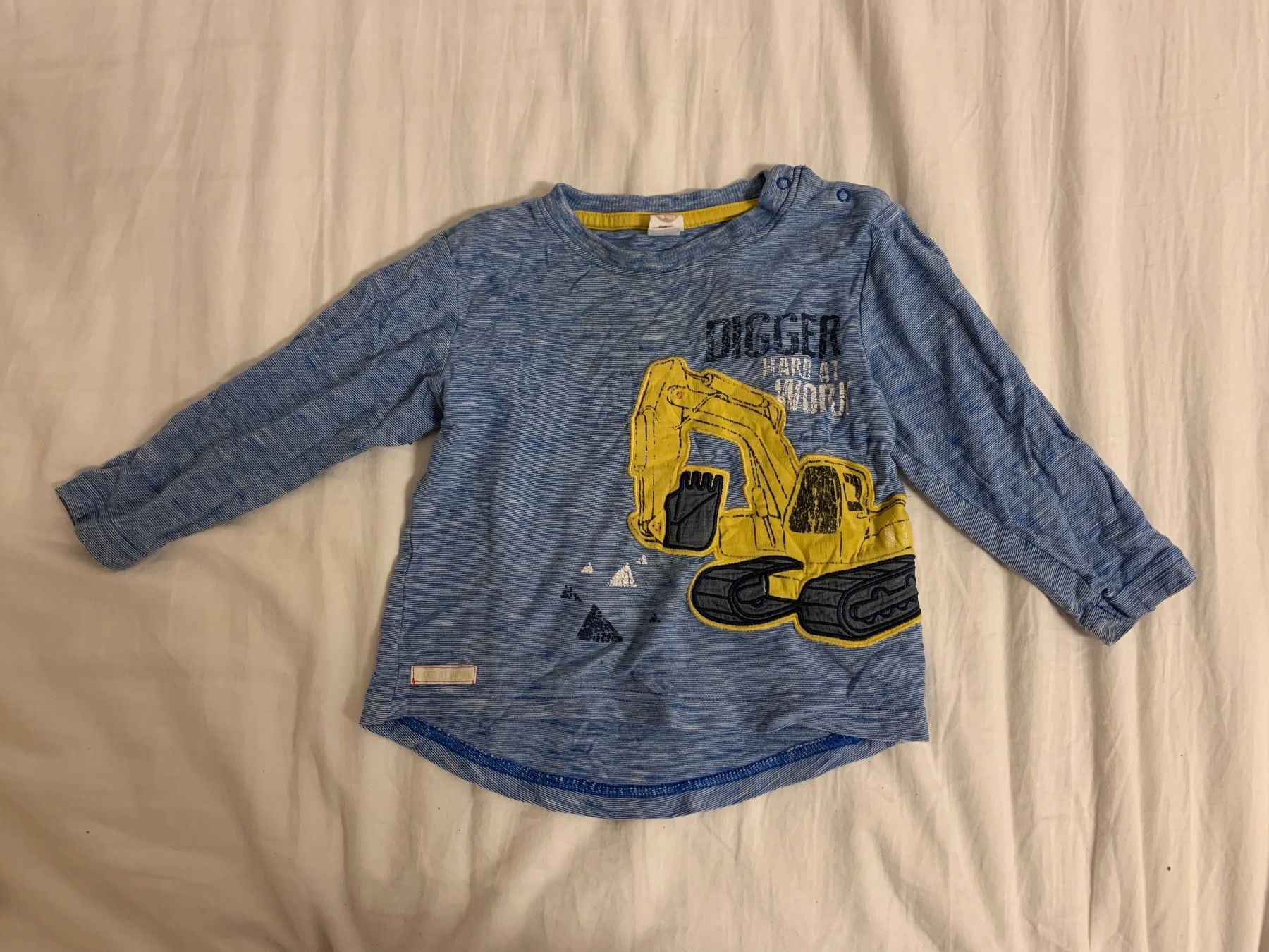 Pulls et sweat-shirts: Pullover mit Baggerbild Grösse 80 – D'occasion à Guttannen par sin_6x72