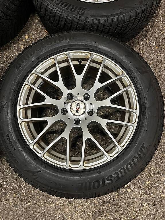 Pneus & Roues: Jantes + Pneus hiver BMW X5 – D'occasion à Yverdon-Les-Bains par Kimei1985