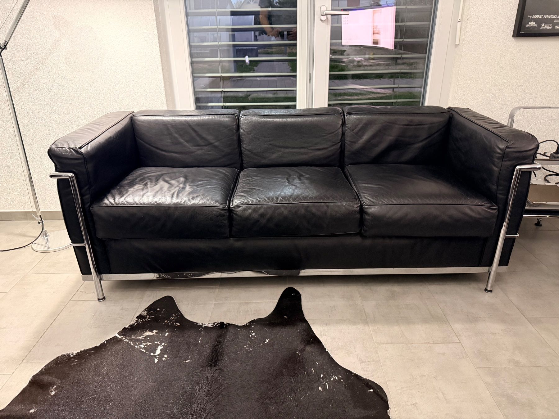 Divani: Corbusier Replika Schwarzes Leder Sofa 3-Sitzer Gebraucht – Usato da Brittnau venduto da ToastbrotT 1