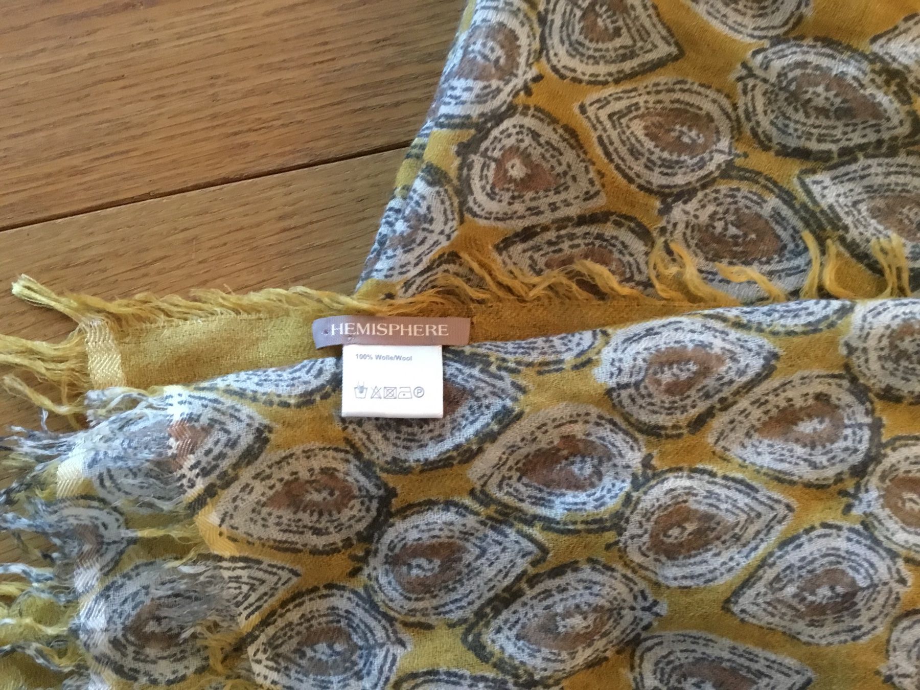 Hemisphere Foulard & Sciarpe: Hemisphere Schal – Usato da Stäfa venduto da Elkouby 1