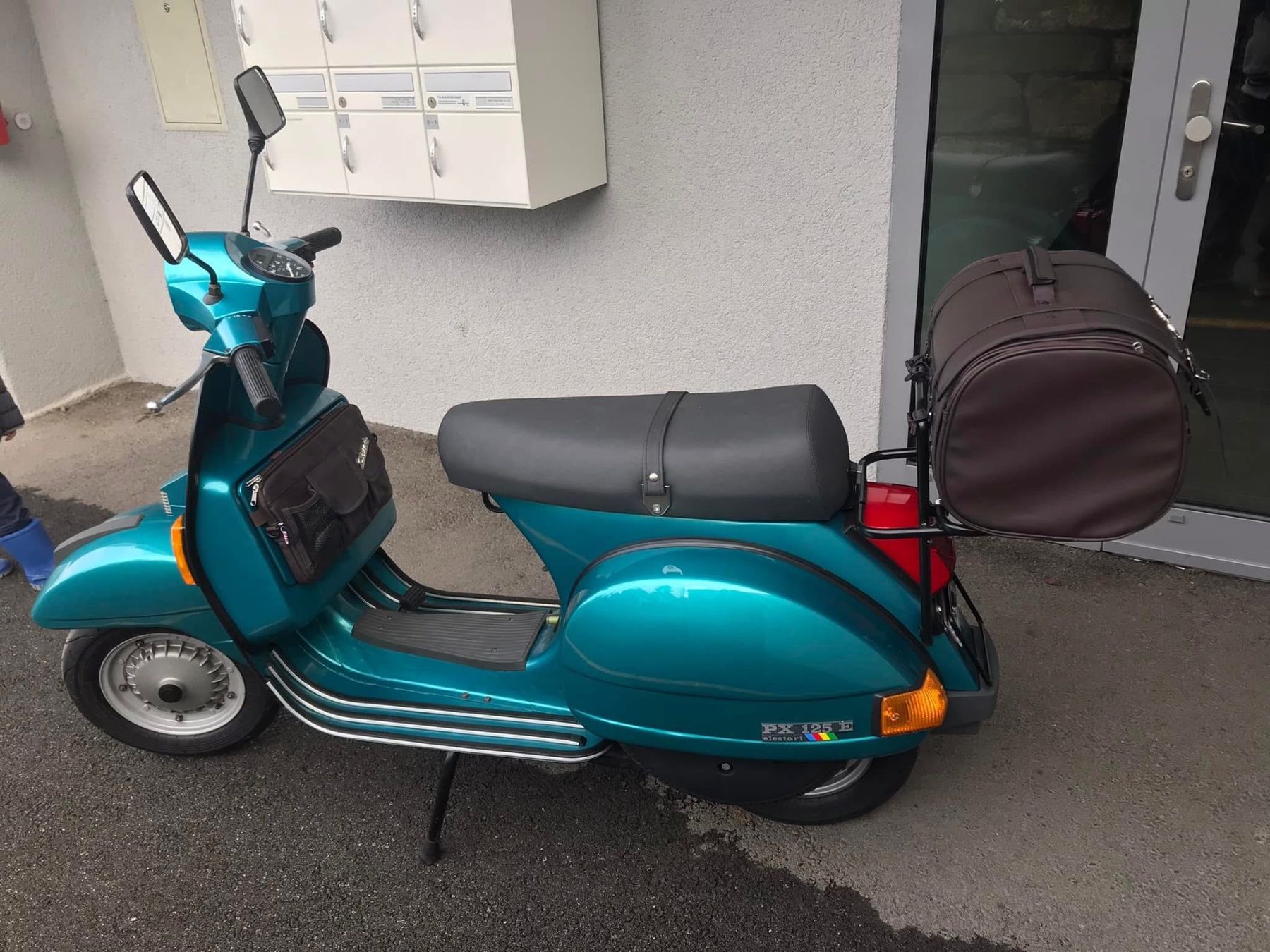 Piaggio Scooters: Vespa PX125 E – Gebraucht aus Villars-Bramard von def_jcq6 6