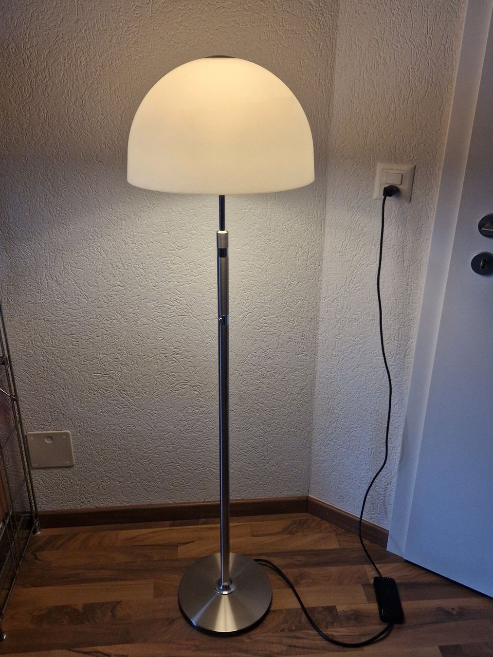 Pfister Lampade: Lampe sur pied Anemone – Usato da Avenches venduto da Estevi
