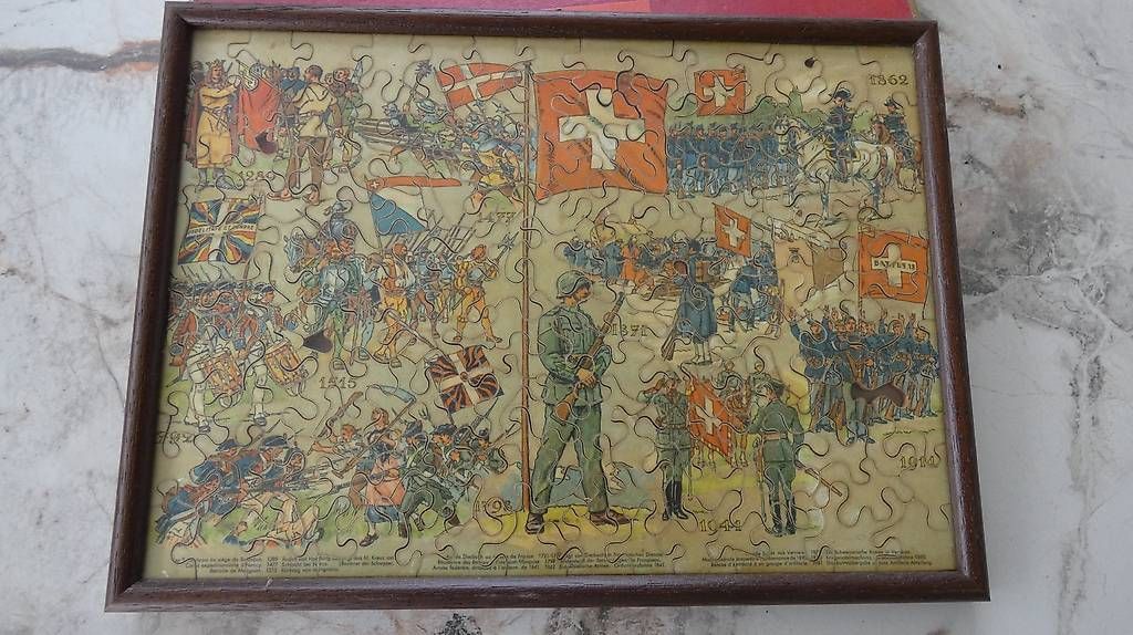 Puzzles: Antikes Holz-Puzzle der Geschichte der Schweiz – Gebraucht aus Beckenried von SigiSeetang