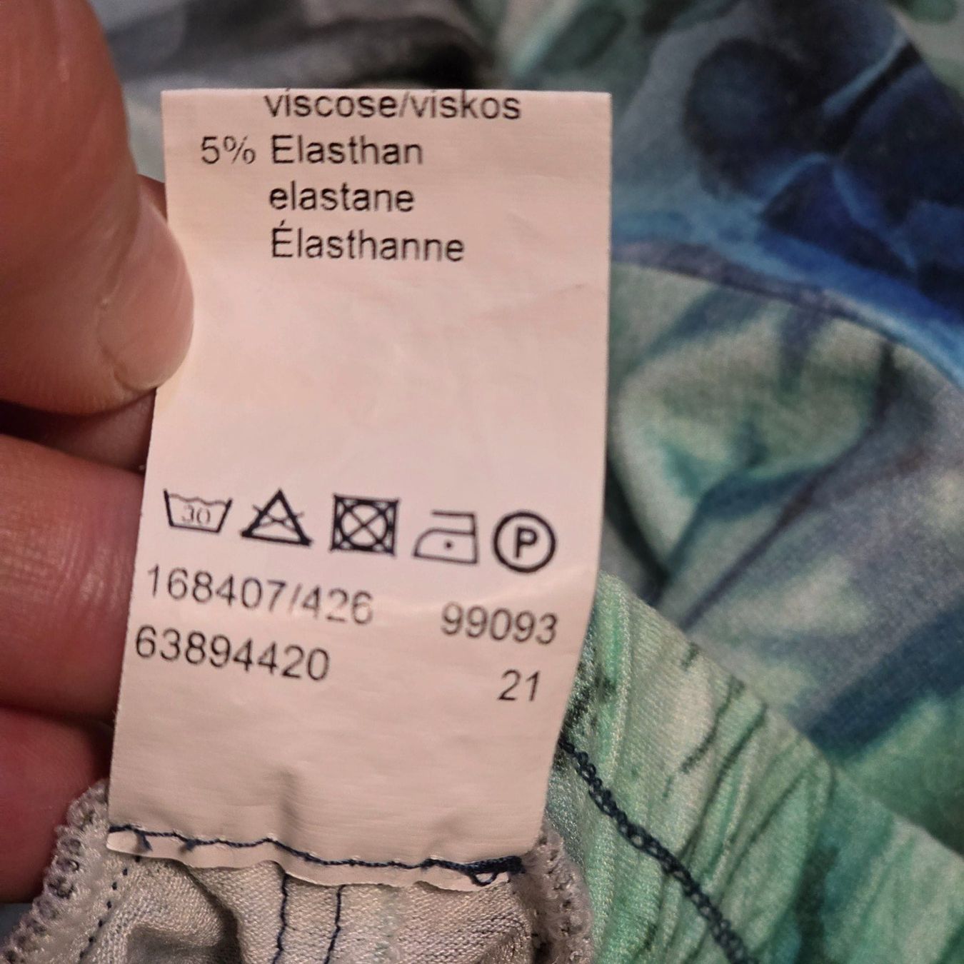 Gonne: Sommerrock Viskose Elastan Gr. L – Usato da Wald ZH venduto da CapLux 5