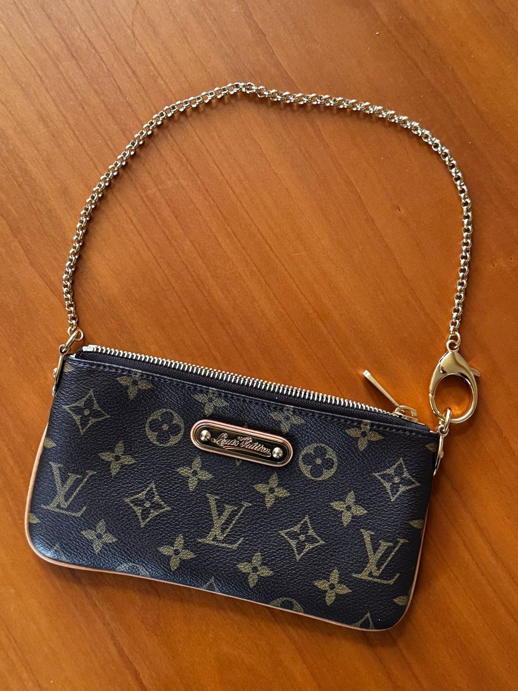 Louis Vuitton Taschen für Damen: Pochette Louis Vuitton Milla Monogram - Clutch / Sac à main – Gebraucht aus Vufflens-le-Château von frank_b 1