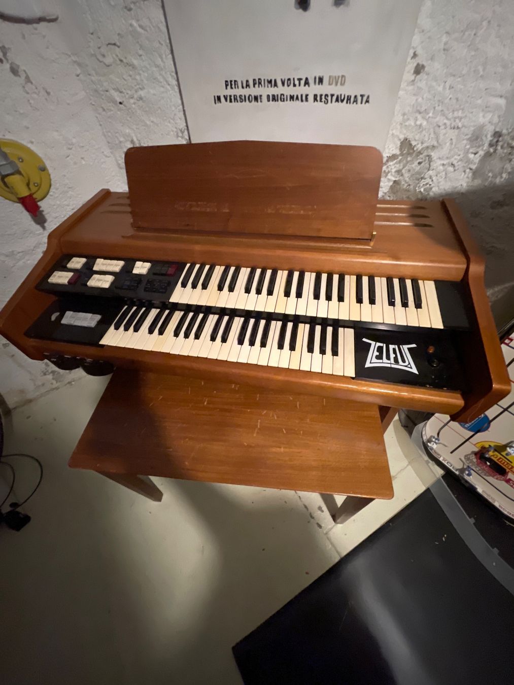 Wurlitzer Musikinstrumente: Elektrische Wurlitzer Orgel, ca.1970, mit eingebautem Leslie – Gebraucht aus Basel von Ellen_Bee