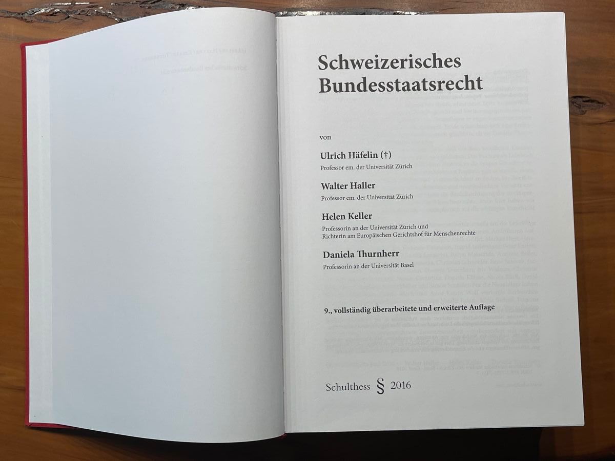 Libri: Schweizerisches Bundesstaatsrecht, 9. Auflage – Nuovo (secondo la descrizione) da Volketswil venduto da doughboy 3