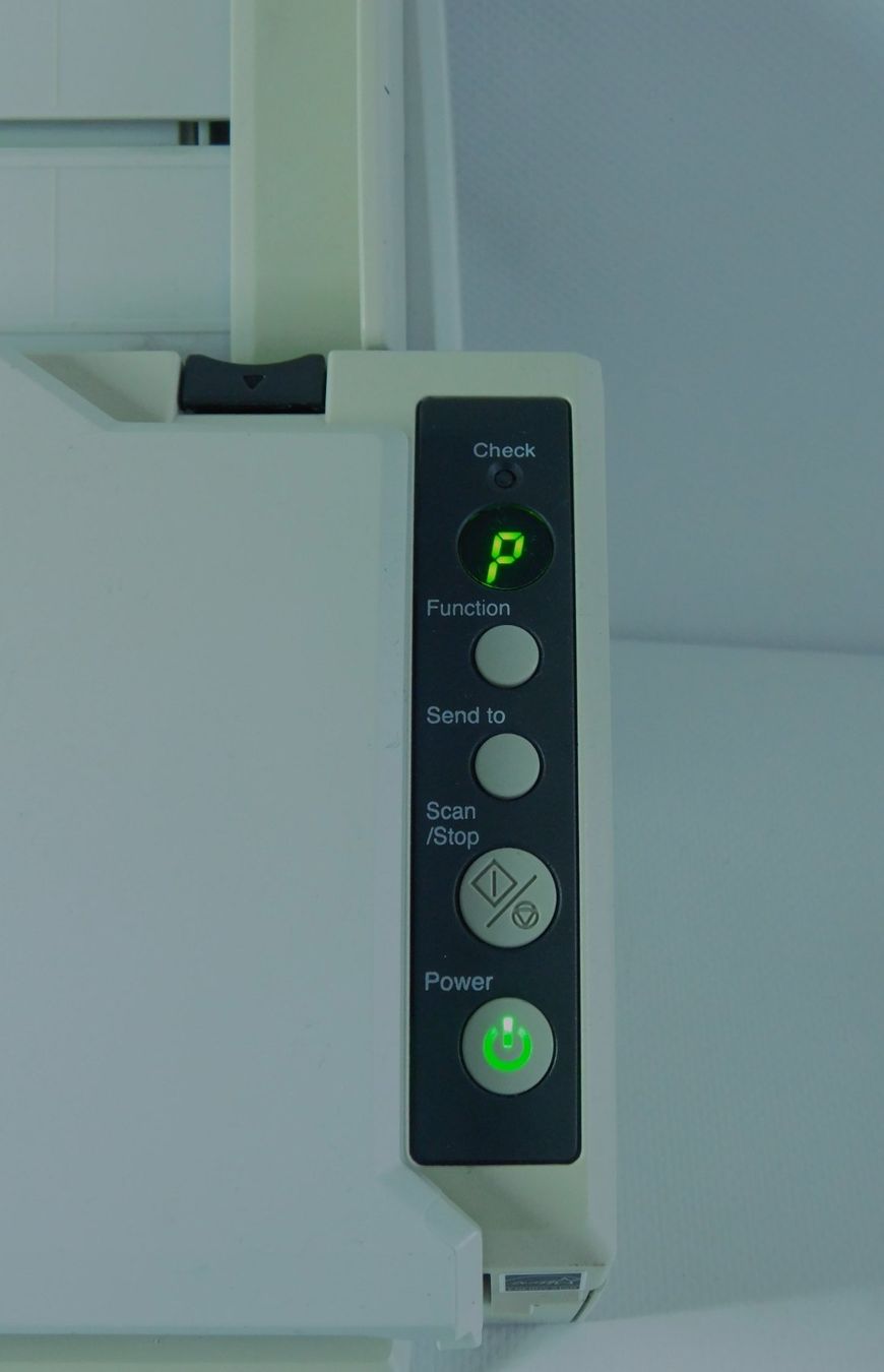 Fujitsu Scanner: Fujitsu fi-6110 scanner desktop – Usato da Emmenbrücke venduto da Neverlaand-22 1