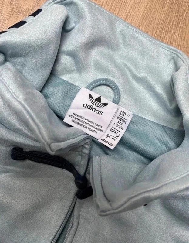 Adidas Vestes: Adidas New year Jacke – Neuf (Voir description) à Allschwil par ale_99l7 2