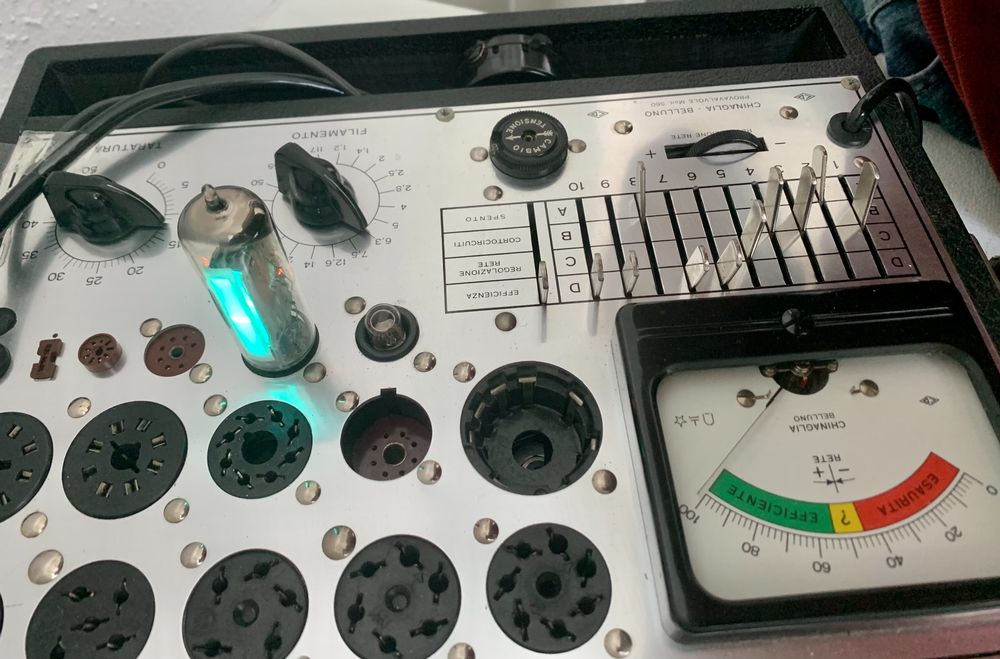 Valvola EM80 / 6E1P NOS Russa – Occhio Magico Per Radio E Amplificatori Vintage