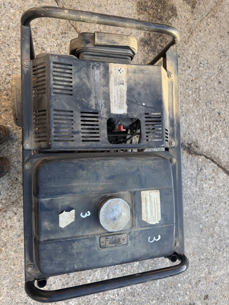 Generatori di corrente: Diesel Generator – Difettoso da Niederbipp venduto da baggerch 4