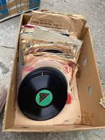 carton a banane de disque 78 tours (+ de 60 pce)