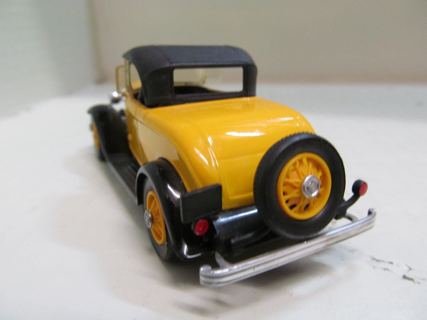 Ford Modellini d'auto: FORD V8 1932  ELIGOR  1:43 – Nuovo (secondo la descrizione) da Grueningen venduto da malamut56 2