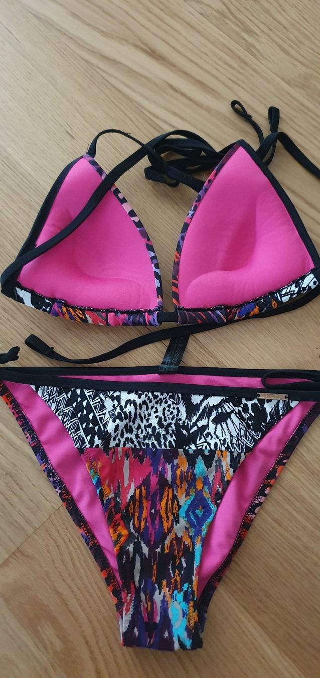 Badekleider & Bikinis: AB 1.- CHF!! Bikini-Sapph Gr M / 75 B – Gebraucht aus Eglisau von  1