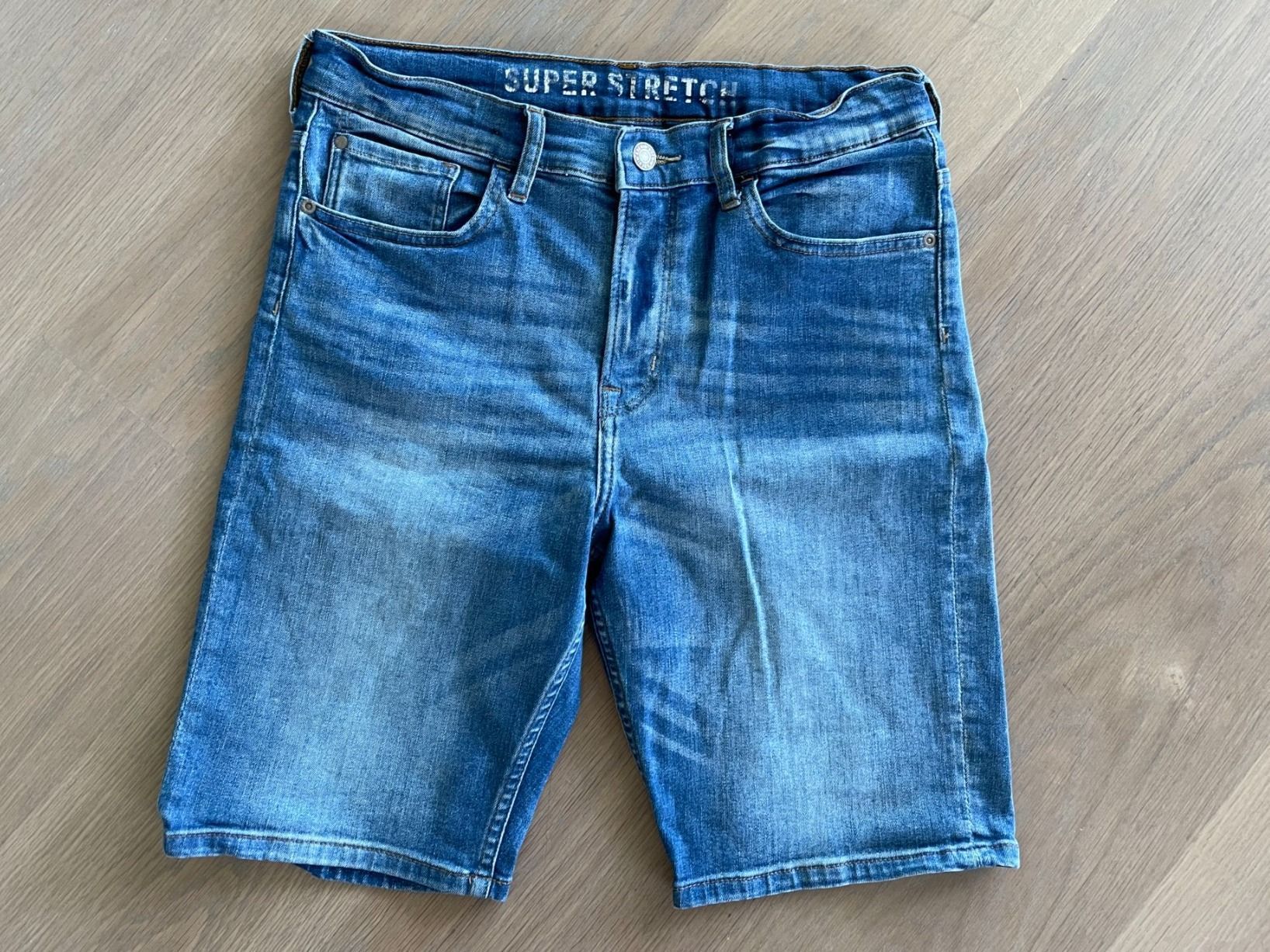 H&M Pantaloni: Jeans-Shorts in Grösse 164 – Usato da Rüschlikon venduto da user999 2