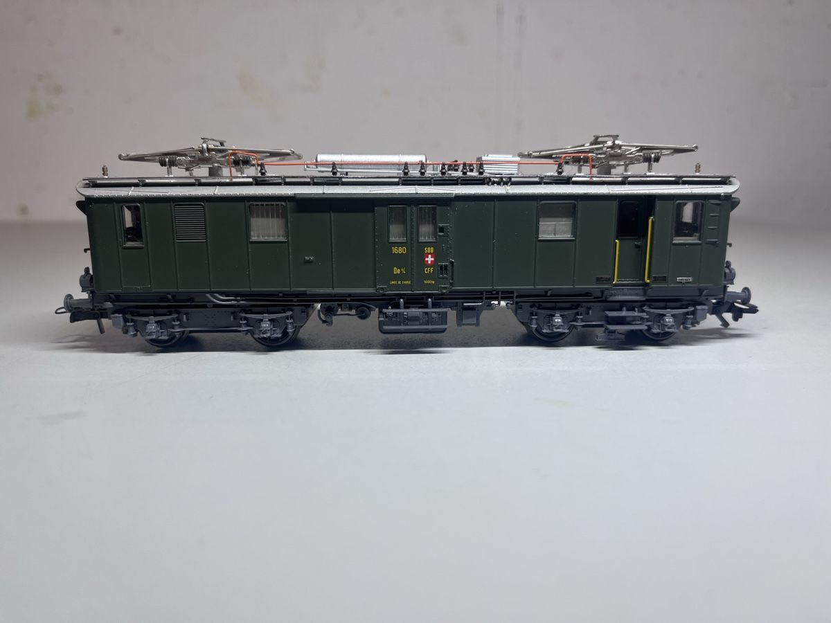 Roco Modelleisenbahnen: Roco De 4/4 analog, DC der SBB – Gebraucht aus Adlikon von Tonda01