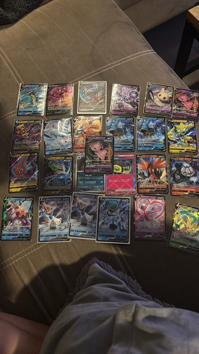 Pokémon Carte collezionabili: Lot de 25 cartes EX Vmax Rare – Usato da Châtel-St-Denis venduto da Swiss-pokeshop.ch