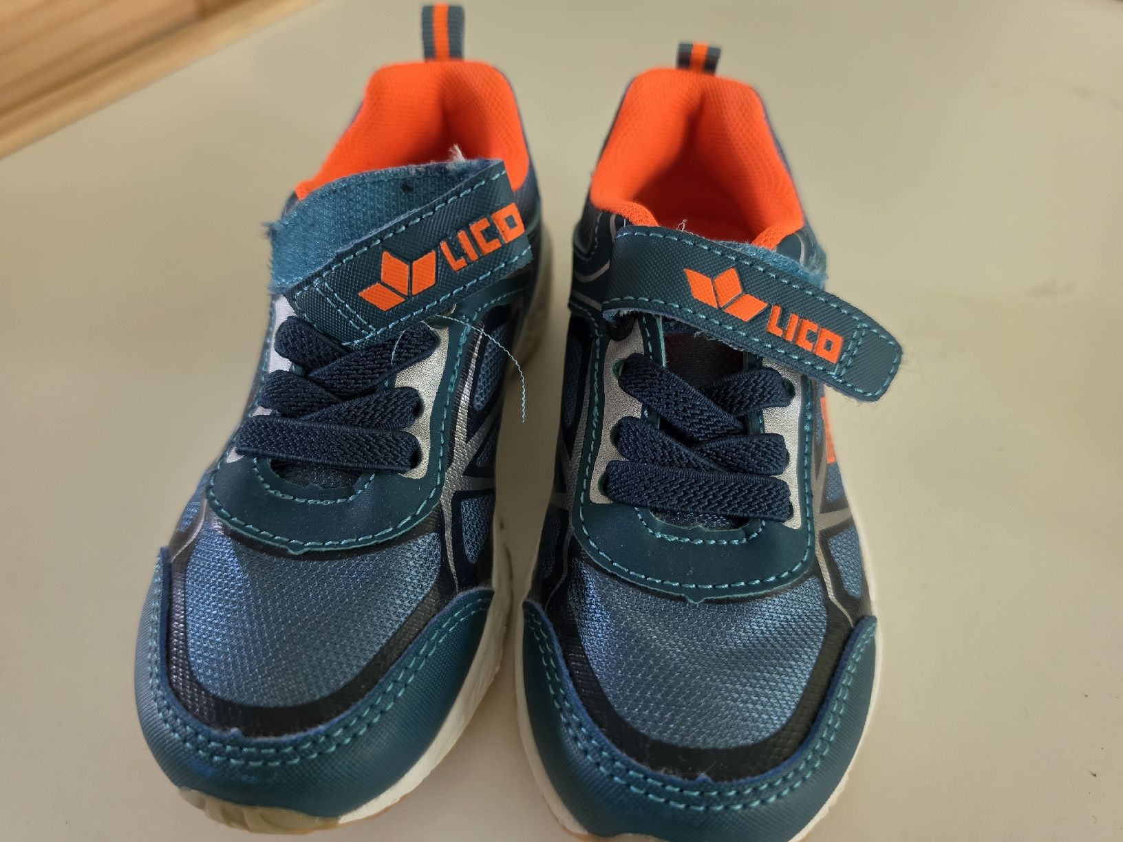 Scarpe per ragazzi: LICO Kinder Turnschuhe Grösse 26 – Usato da Wädenswil venduto da kiki48