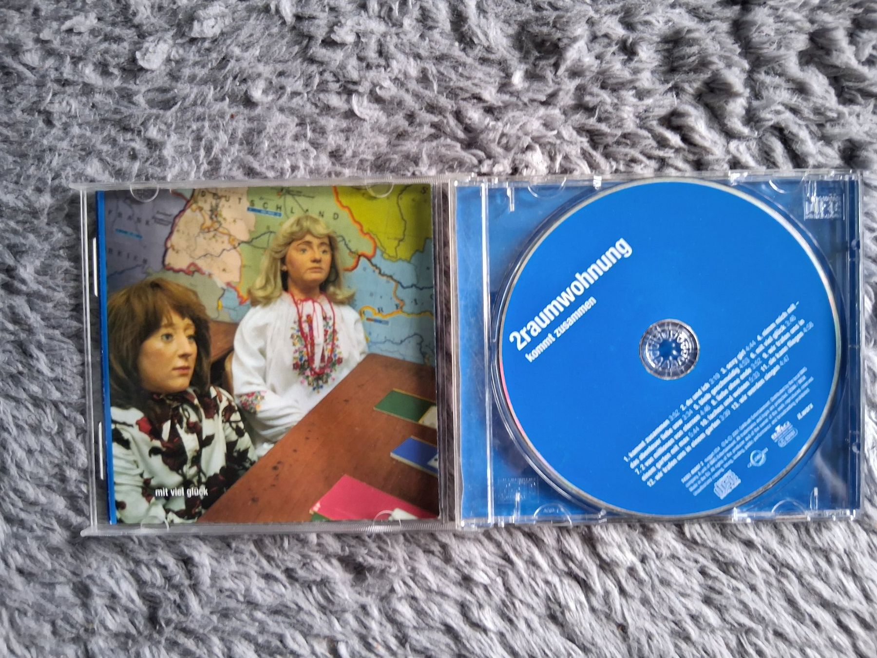 CD: 2 RAUMWOHNUNG    KOMMT ZUSAMMEN   CD – Usato da Wetzikon ZH venduto da Ramones01 2