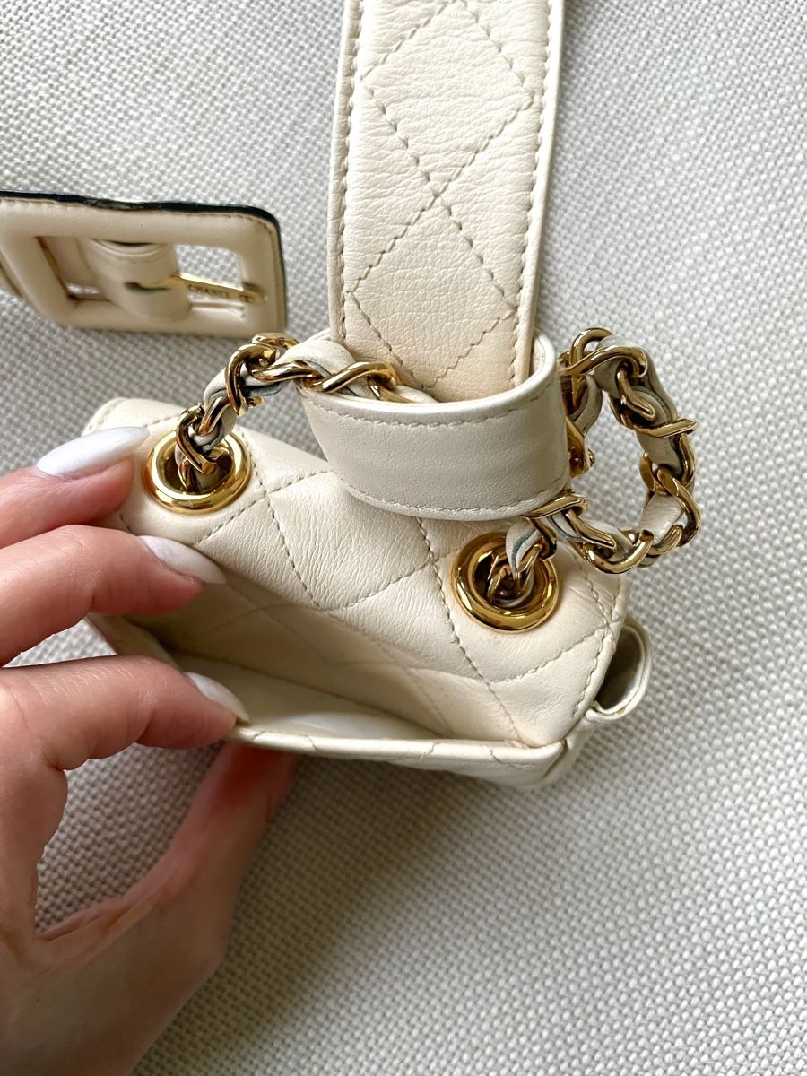 Chanel Borse da donna: Chanel vintage belt bag – Usato da Stäfa venduto da Nicole093 7
