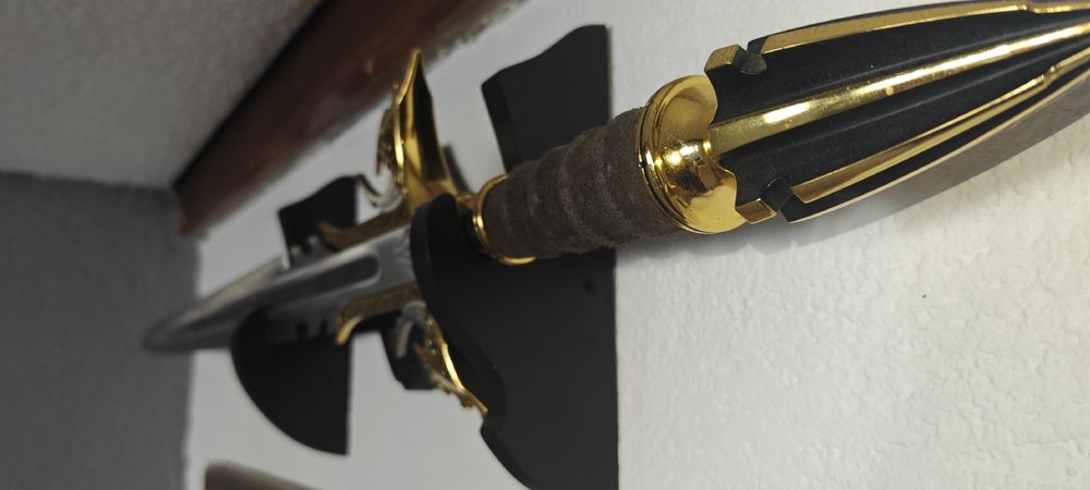 Kit Rae First Sword of Avonthia - gold limited edition (Gebraucht) in ...