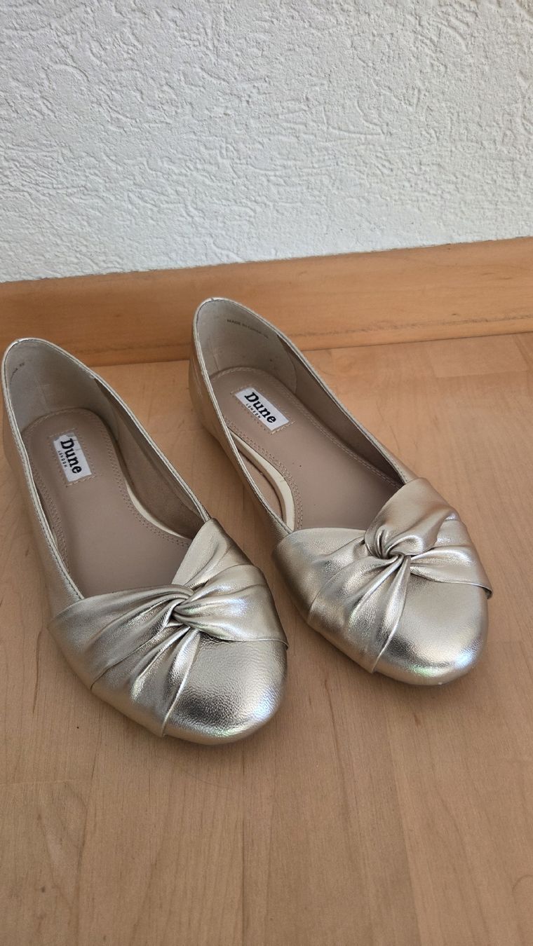 Scarpe da donna: Neue Leder Ballerinas Grösse 36 – Nuovo (secondo la descrizione) da Wettingen venduto da Hawaii88