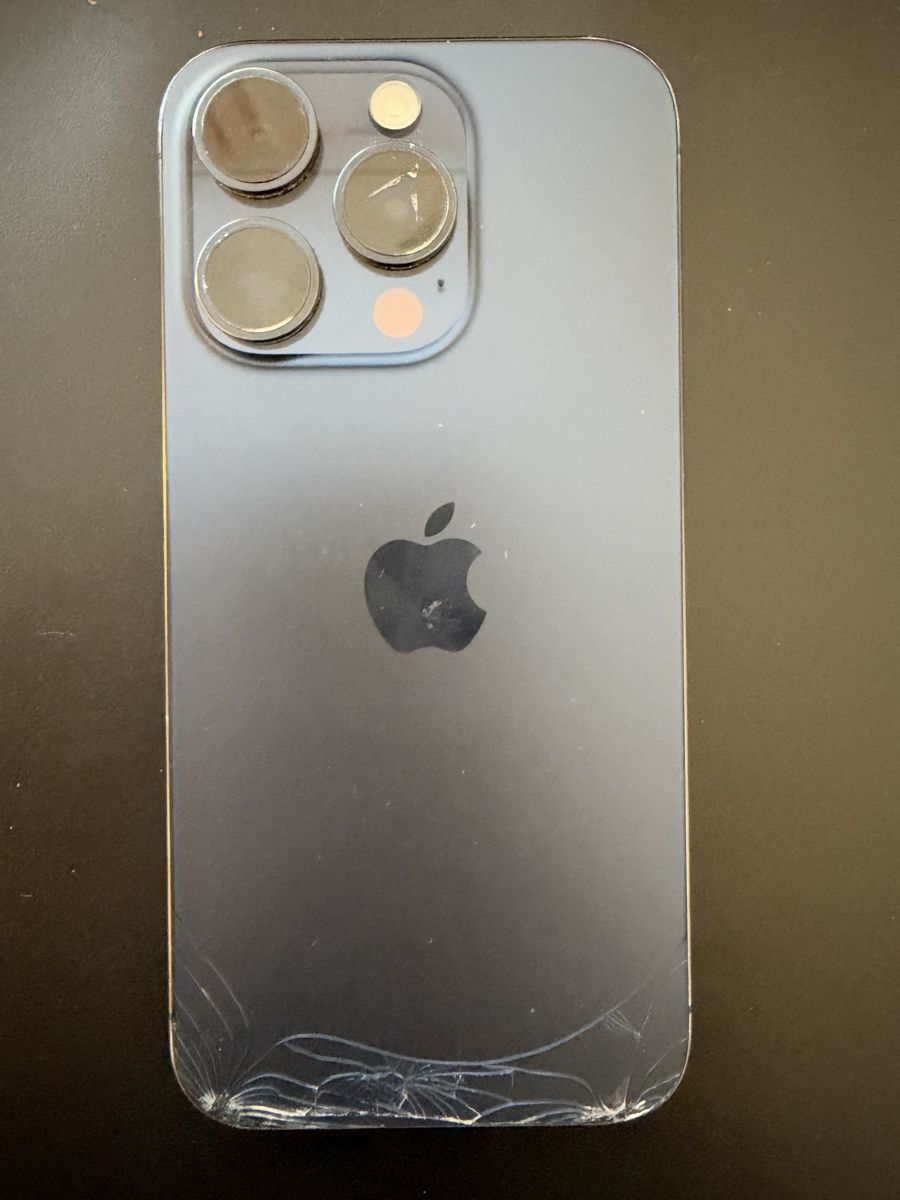 Apple Handys / Smartphones: Apple iPhone 15 Pro gebraucht – Gebraucht aus Zürich von svenska 2