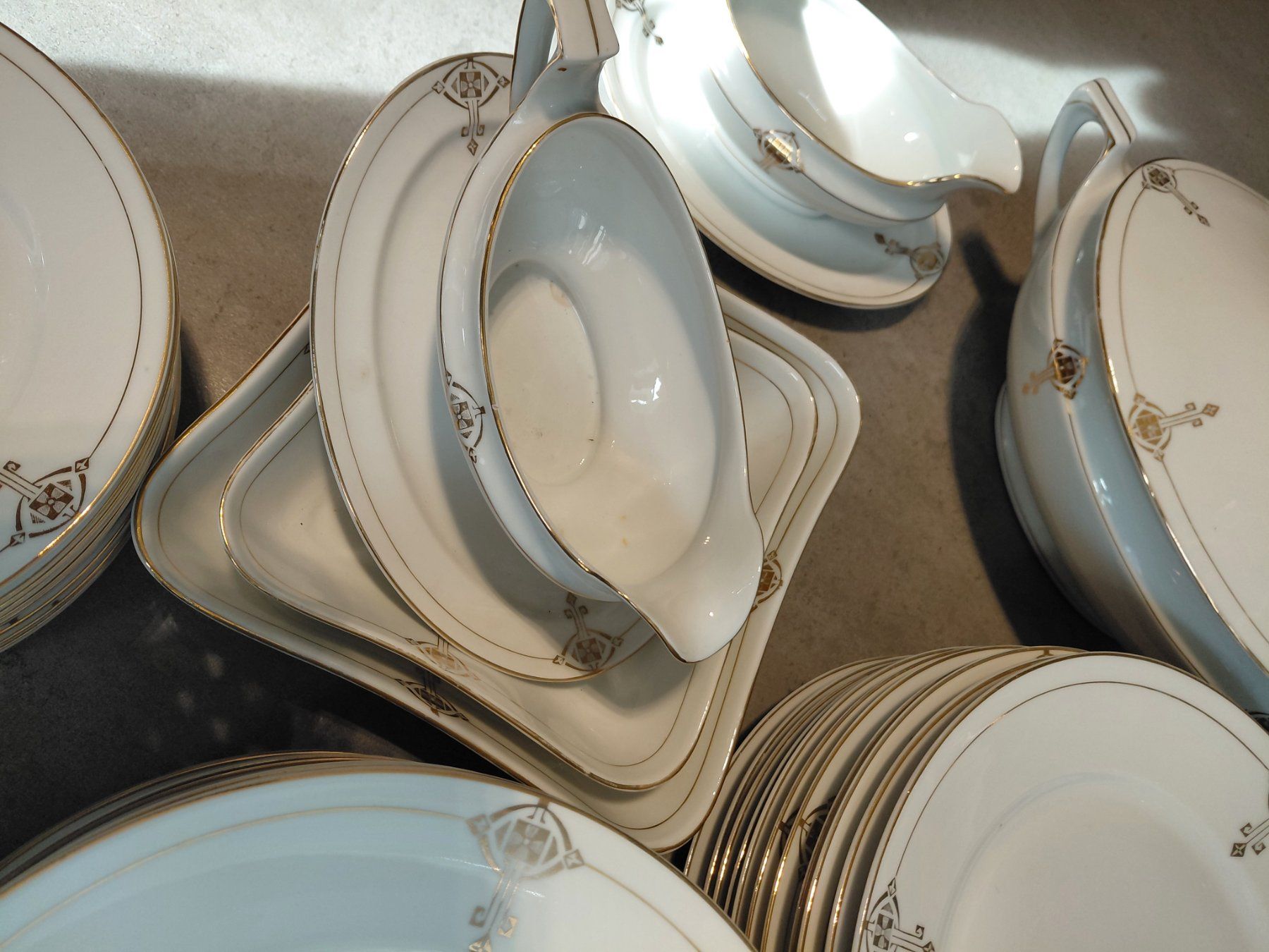 Set di piatti: Antikes Art Deco Speiseservice – Usato da Zürich venduto da Rosys 2