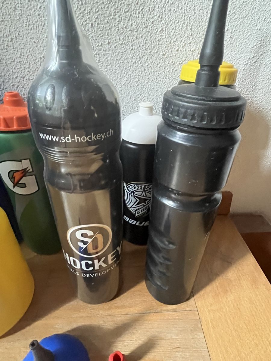 Gourdes & Thermos: Eishockey Flaschen – D'occasion à Eglisau par Vidal_sosun 1