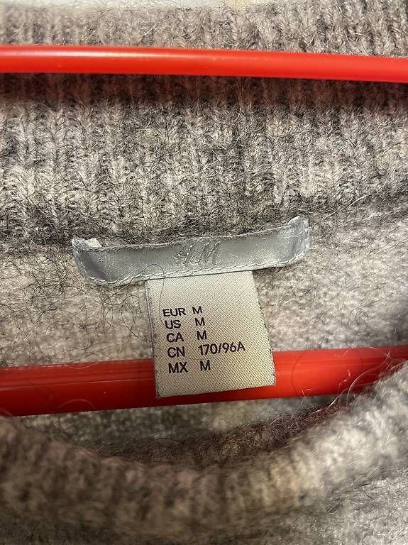 H&M Pullover & Sweatshirts: Vendo tre maglioni – Gebraucht aus Cagiallo von Misschiacci- 1