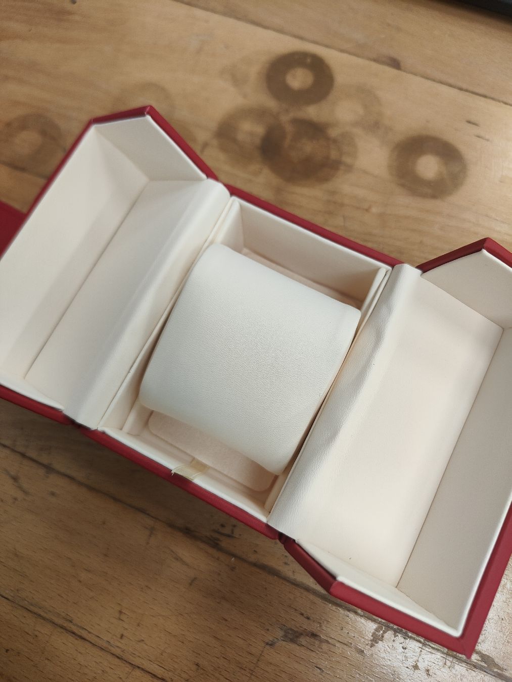 Omega Uhren: Omega Box – Neu und originalverpackt aus cham von  1