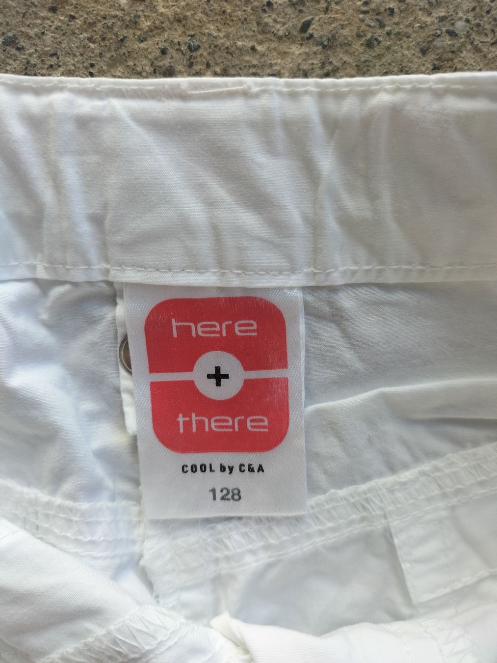 Pantaloni: Short 128 – Usato da Gillarens venduto da Emy_28 1