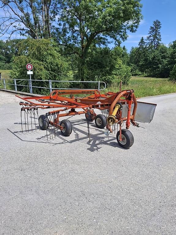 Kuhn Raccolta foraggio grezzo: Kreiselschwader Kuhn GA 3501 – Usato da Aristau venduto da johndeere7810