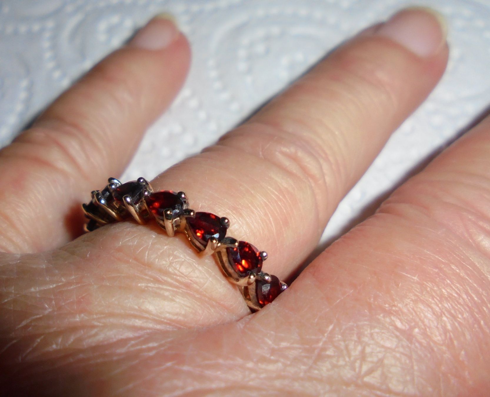 Ringe: Echtschmuck: Eternity-Ring Mosambik-Granat Silber vergoldet – Neu (gemäss Beschreibung) aus Zuchwil von maumauchi 2