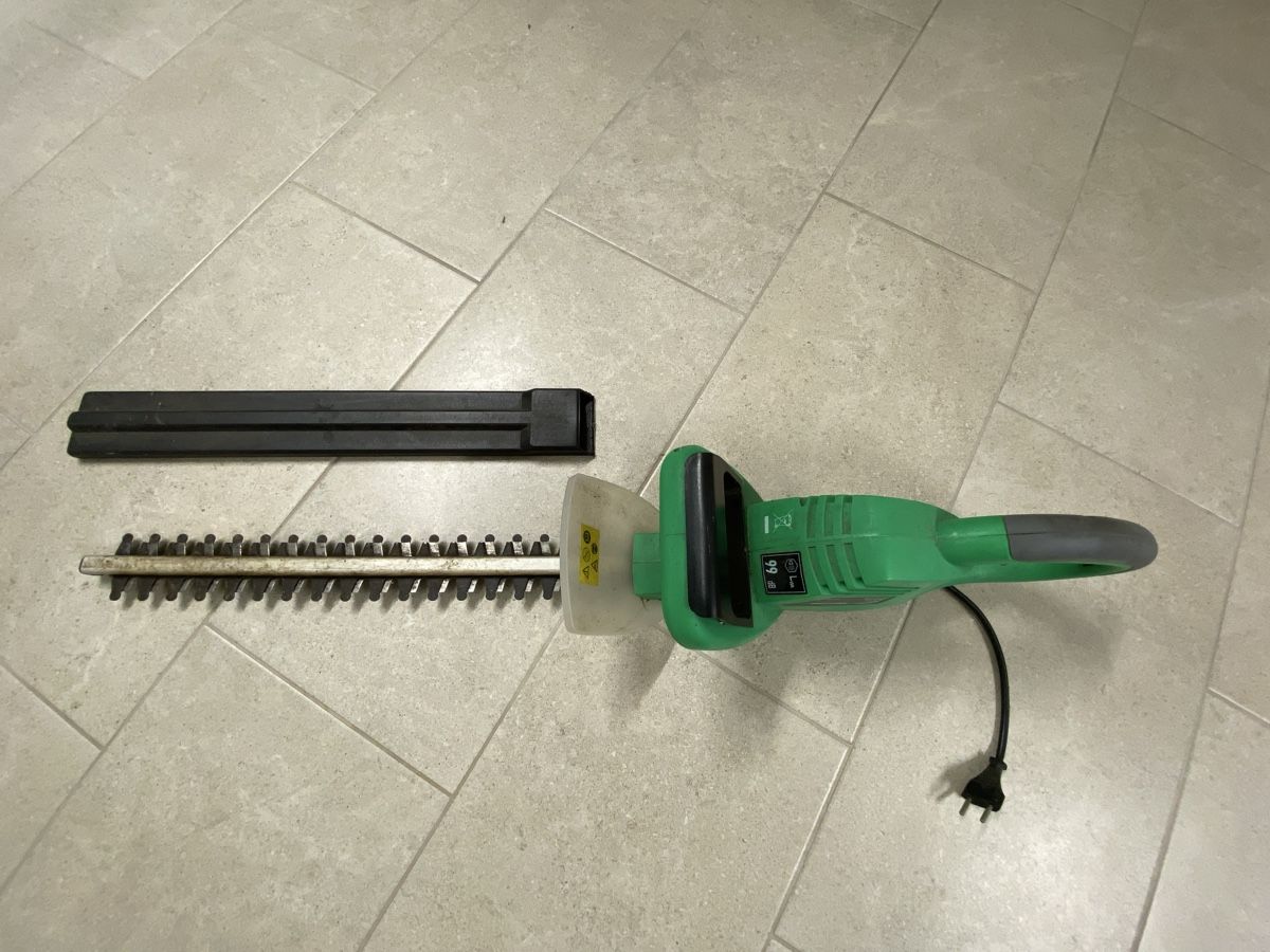 Einhell Tutti gli attrezzi: Einhell Heckenschere – Usato da Dinhard venduto da Berusano