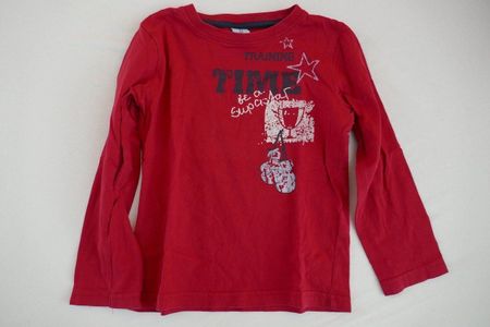 Schmuckes rotes T-Shirt, Gr. 110