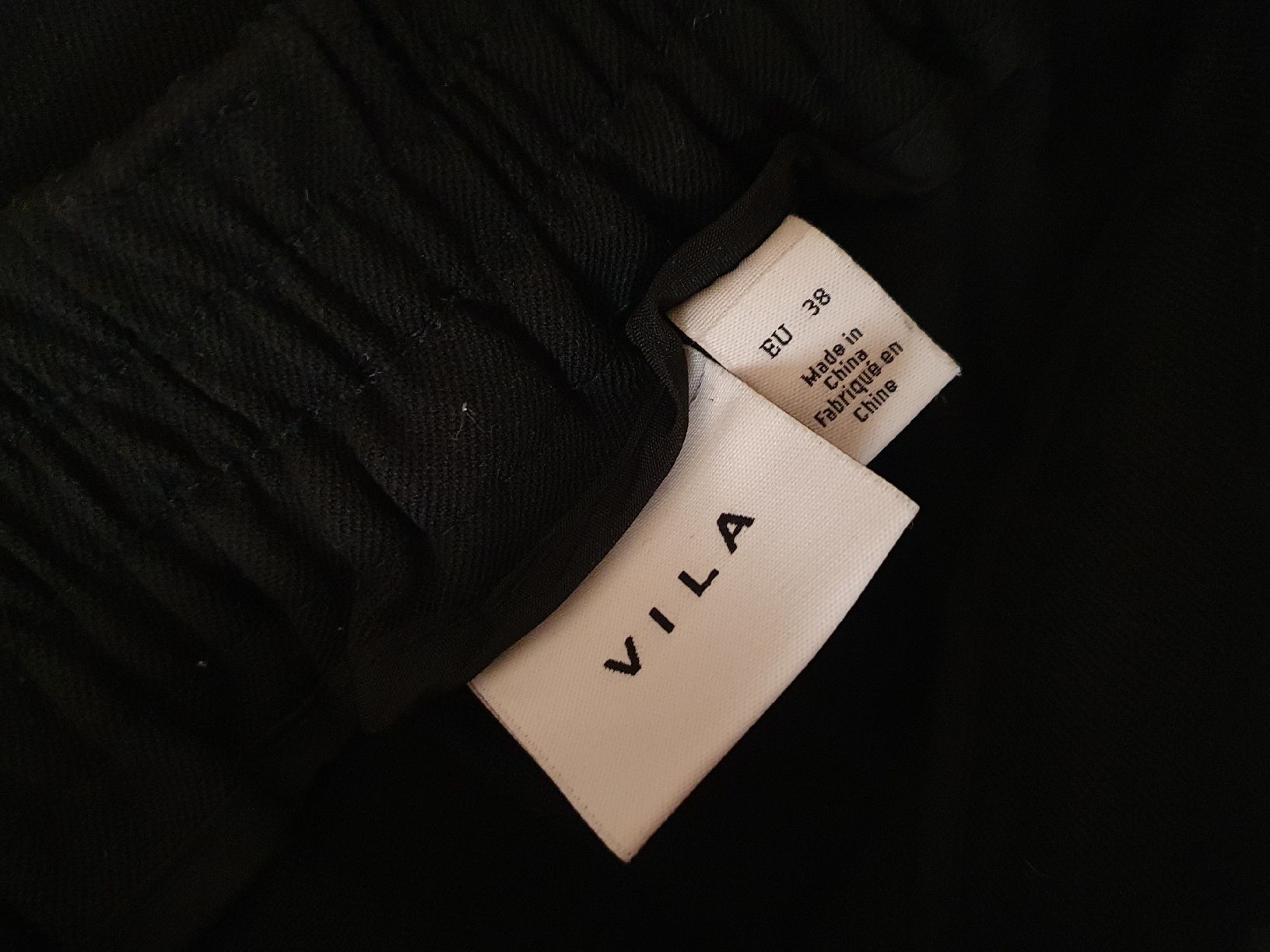 Vila Pantaloni: Anzugshose / Stoffhose M/38 – Nuovo (secondo la descrizione) da Wetzikon ZH venduto da FundusFuchs 2